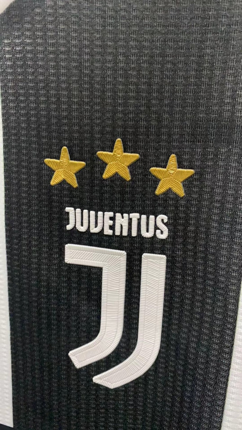 Cristiano Ronaldo CR7 Juventus 18/19 Home Long sleeve Retro Jersey