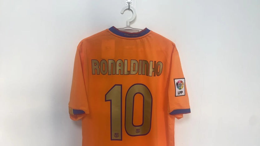 Ronaldinho Barcelona 06/07 Away Original Retro Jersey