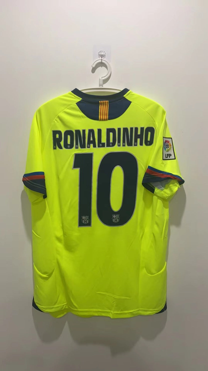 Ronaldinho Barcelona 05/06 Away Short sleeved Retro Jersey
