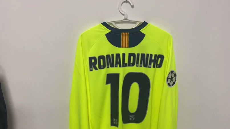 Ronaldinho Barcelona 05/06 Away Original Retro Jersey