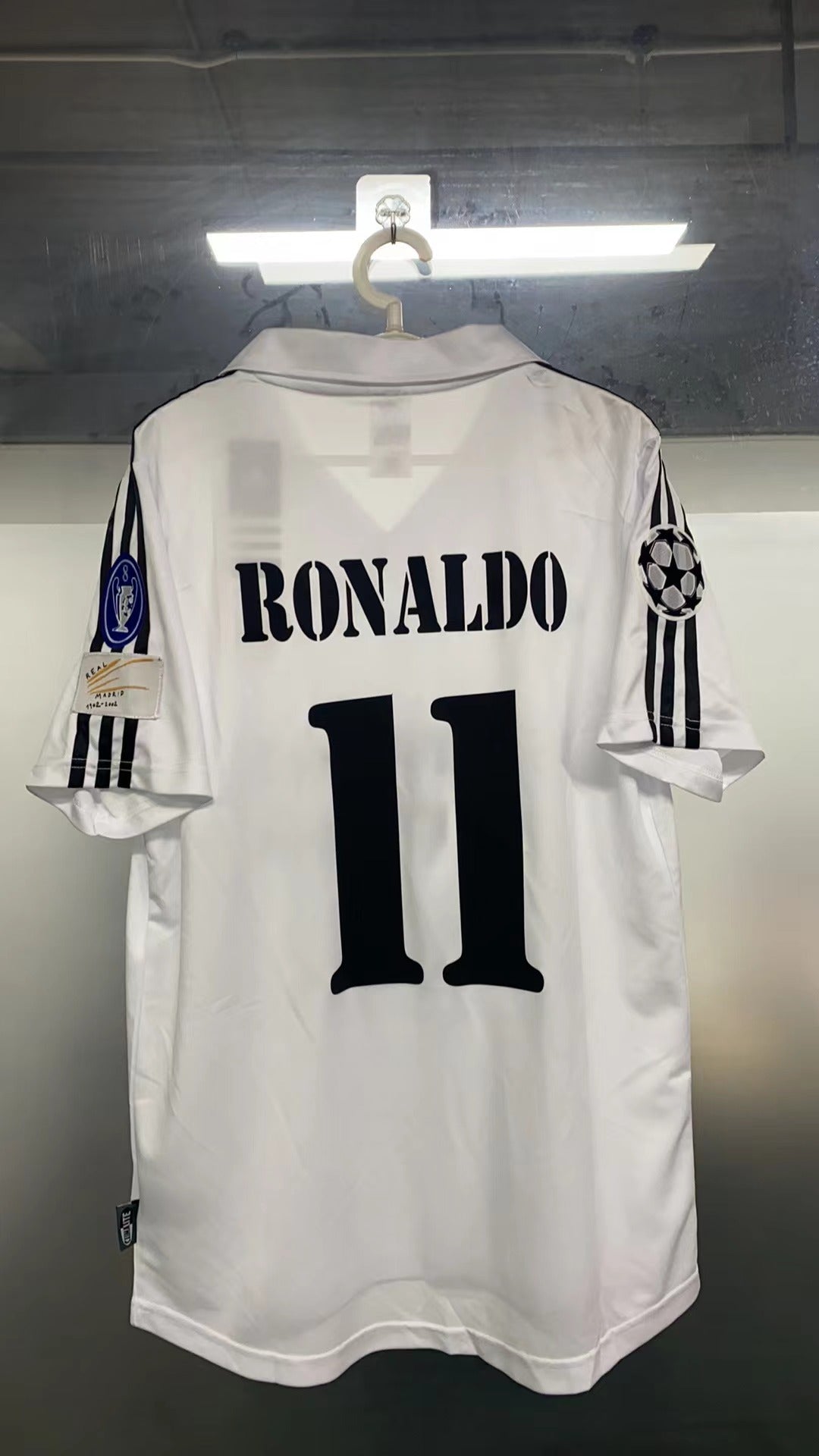 Ronaldo Real Madrid 03/04 Home Original Retroshort sleeve Jersey