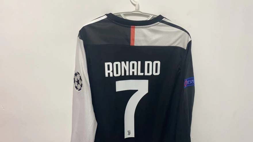 Cristiano Ronaldo CR7 Juventus 19/20 Home Original Retro Jersey