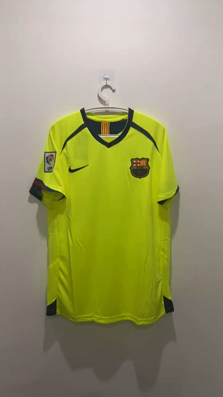 Ronaldinho Barcelona 05/06 Away Short sleeved Retro Jersey