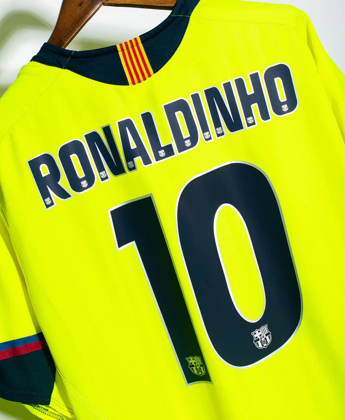 Ronaldinho Barcelona 05/06 Away Original Retro Jersey
